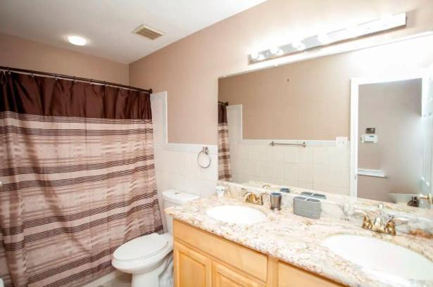 Suburban Escape With Hot Tub!