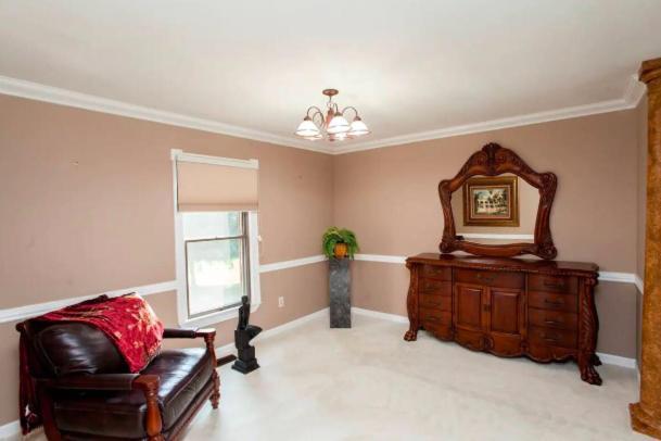 Suburban Escape With Hot Tub! Morrisville (Bucks County)