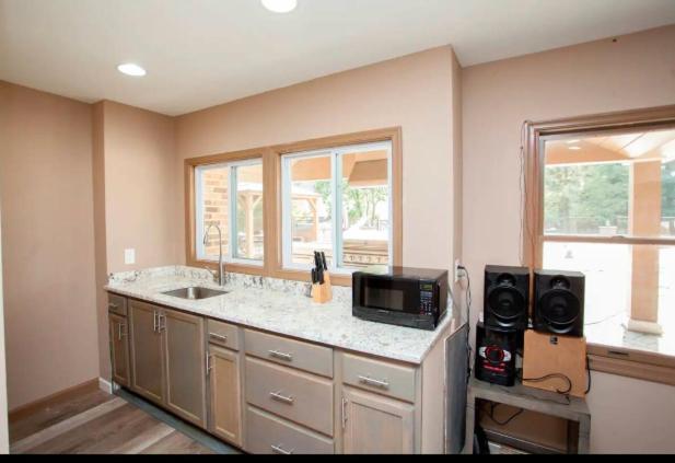 Holiday home Suburban Escape With Hot Tub! Morrisville (Bucks County)