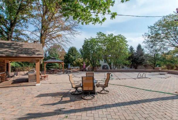 Suburban Escape With Hot Tub! Holiday home Morrisville (Bucks County)