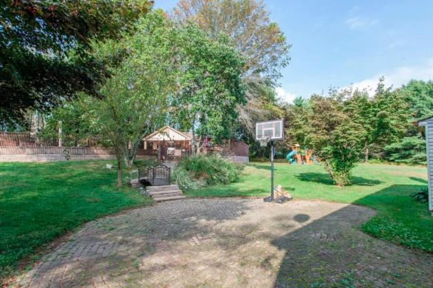 Holiday home Suburban Escape With Hot Tub! Morrisville (Bucks County)