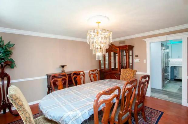 Suburban Escape With Hot Tub! Holiday home Morrisville (Bucks County)