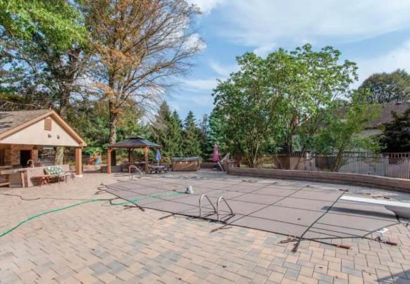 Сasa de vacaciones Suburban Escape With Hot Tub! Morrisville (Bucks County)